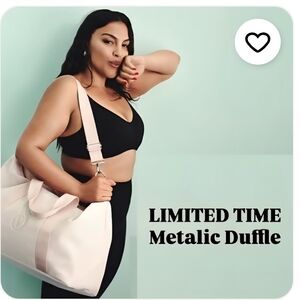🎀🛍👛🌟●●● VICTORIA'S SECRET PINK Limited Metallic Blush Pink Duffel Bag BNWT